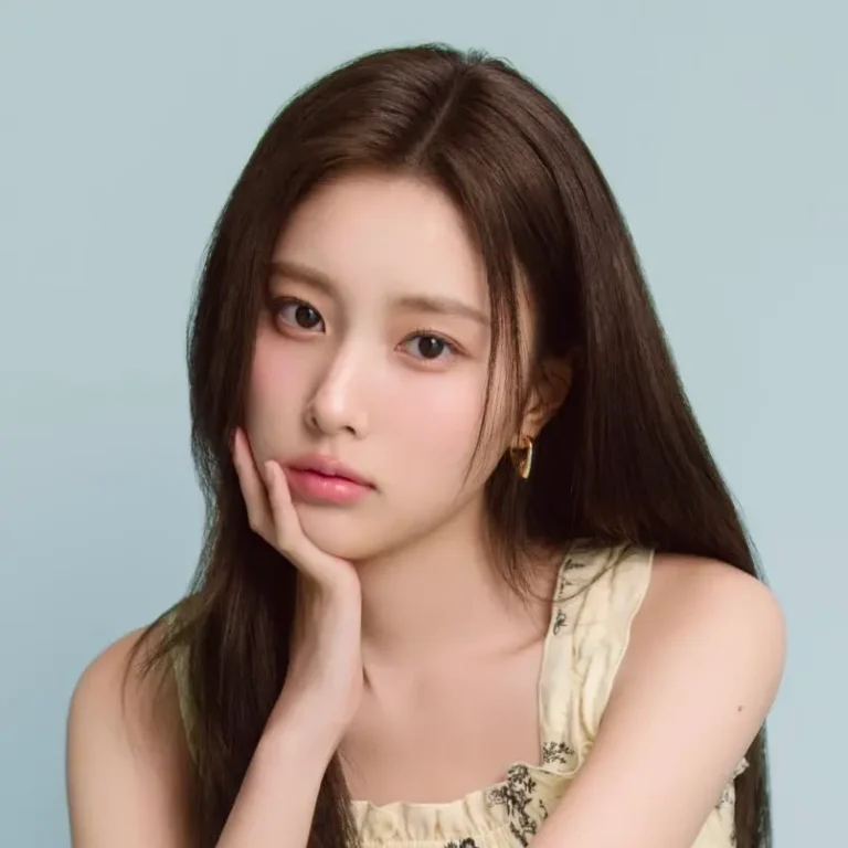 Kang Hyewon