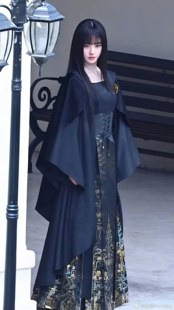 Ju Jingyi as Su Luxia in a black corset costume on the set of Wan Hua Sin.