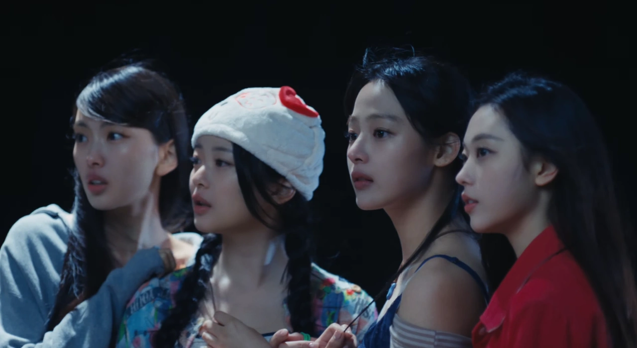 NewJeans 4 member concept photo with Minji Hanni Haerin Hyein for Summer of NewJeans