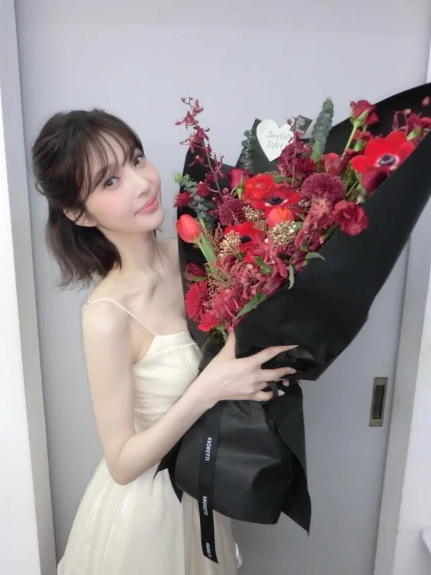 Red Velvet's Joy Stuns with 'Mannequin-Like' Visuals, Looking Thinner Than Ever at 167cm 2026062517322397963 l