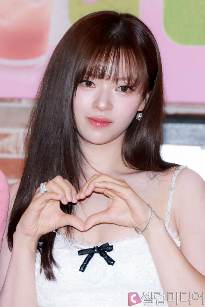 Jihyo’s Tearful Concert Moment Resurfaces Amid TWICE Contract Renewal Rumors jeongyeon varo entertainment meeting