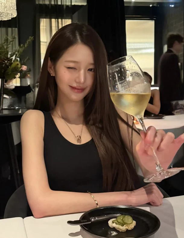 Jang Wonyoung Winks with a Wine Glass, Drawing Attention to Her Ultra-Slender Figure 2026062917100677900 l