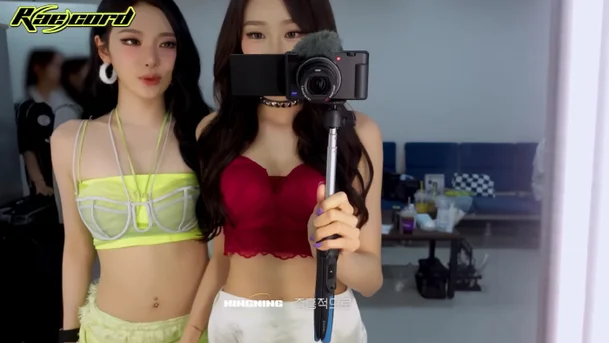 aespa's Giselle and Ningning Reveal Matching Belly Piercings, Drawing Attention with Sleek Visuals 2026070101000064600001581