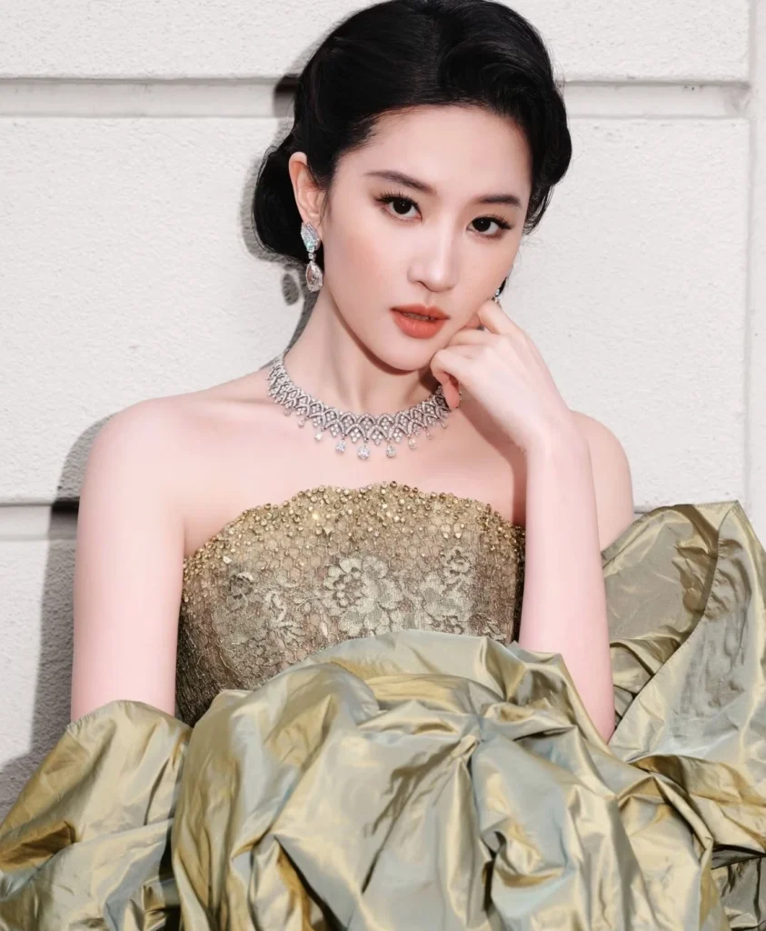 The Controversy Surrounding Liu Yifei and the White Magnolia Awards The Controversy Surrounding Liu Yifei and the White Magnolia Awards 1