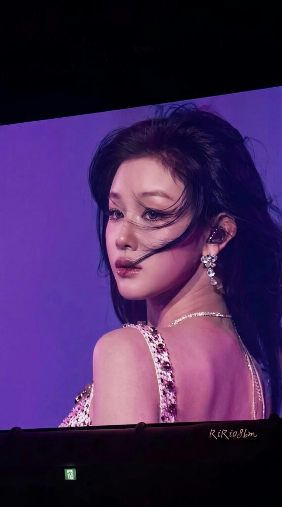 BABYMONSTER’s Pharita Goes Viral for Unreal Beauty at World Tour Concert; Fans Applaud Her "Living Doll" Visuals babymonster pharita concert 1