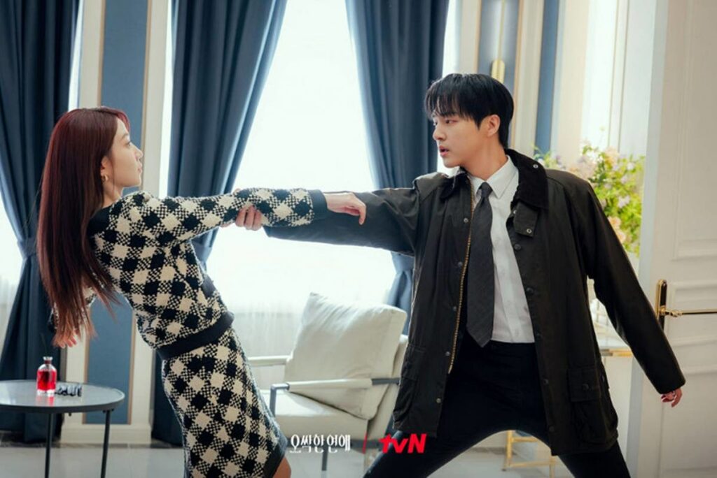 Will the 17.5% Hit Phenomenon Emerge? ‘Spooky in Love’ Launches Simultaneously on tvN and Netflix Park Eun Bin and Yang Se Jong Eye catching unique relationship between the two