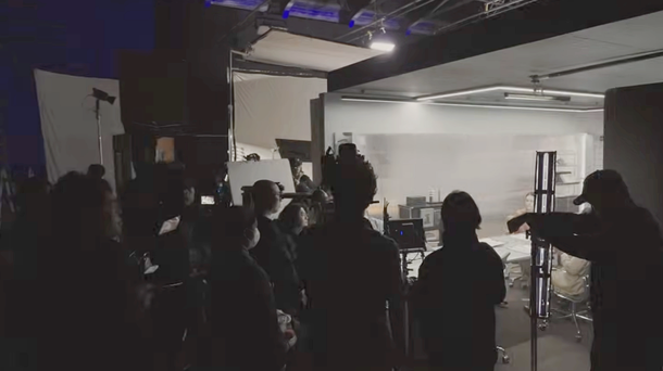 Korean Celebrity HMU Costs Spark Debate as Top Stylists Reportedly Earn Up to $20,000 a Day korean celebrity hair makeup styling fees 11