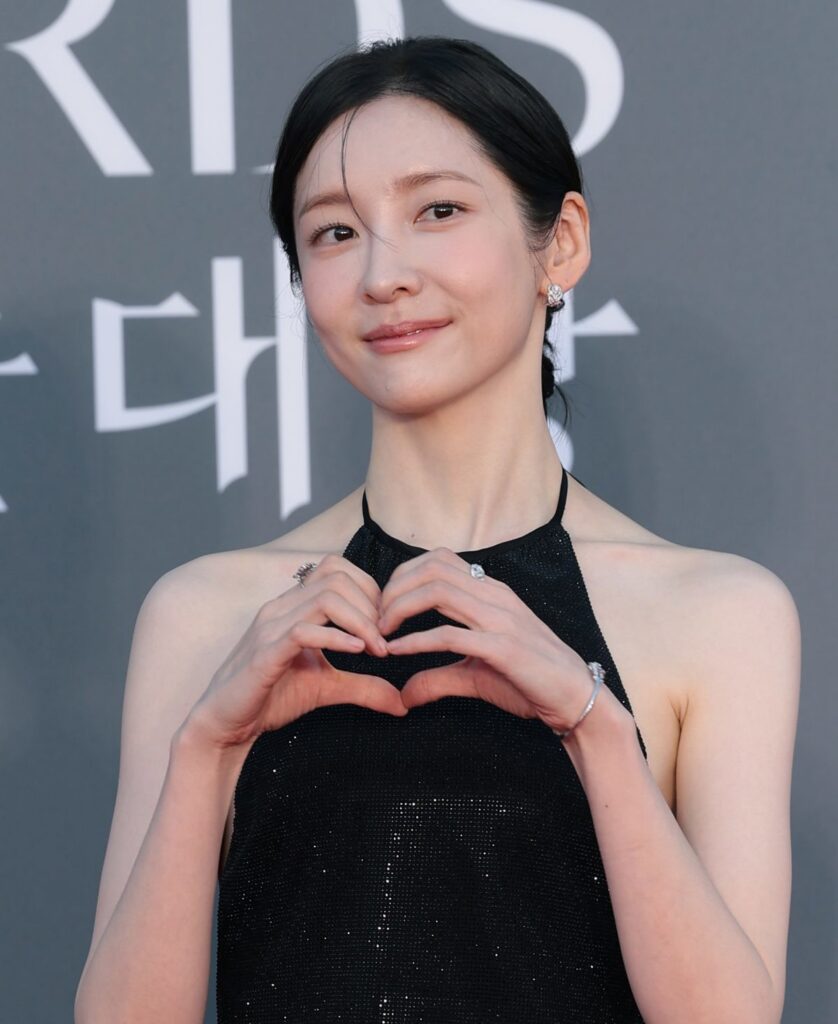 'Reborn Rich' Stars Song Joong Ki and Park Ji Hyun to Reunite in Upcoming Fantasy Romance 'Love Cloud' Park Ji Hyuns Rise to Stardom