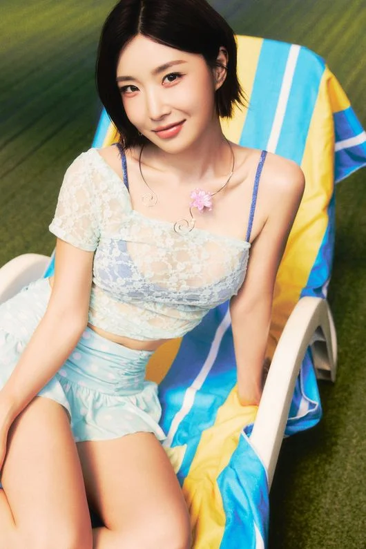 'The Return of the Short-Haired Queen' BBGIRLS' Yuna Stuns in Rash Guard and Beachwear, Exuding 'Innocent + Sporty' Vibes BBGIRLS Yuna BODY WAVE 1