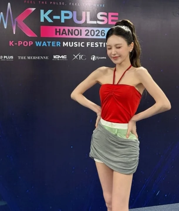 "Is That Really Wendy?" Fans Deeply Concerned Over Red Velvet Member’s Increasingly Gaunt Figure Red Velvet Wendy weight loss 3