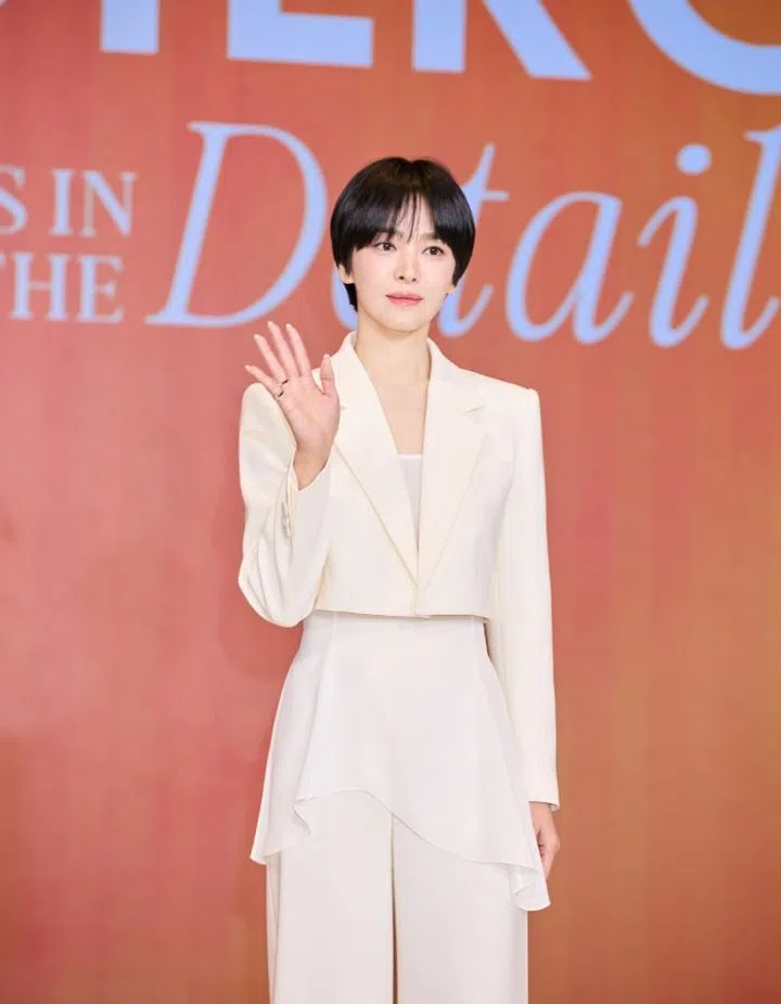 Song Hye Kyo Shares Heartfelt Farewell After Leaving Agency of 14 Years; New CEO's Identity Sparks Attention Korean actress Song Hye Kyo elegant press photo