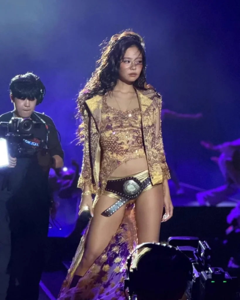 BLACKPINK's Jennie Stuns in Daring Lingerie-Inspired Stage Look at Mad Cool Festival 260709 jennie mad cool festival 2026 v0 zawtqwfqmech1