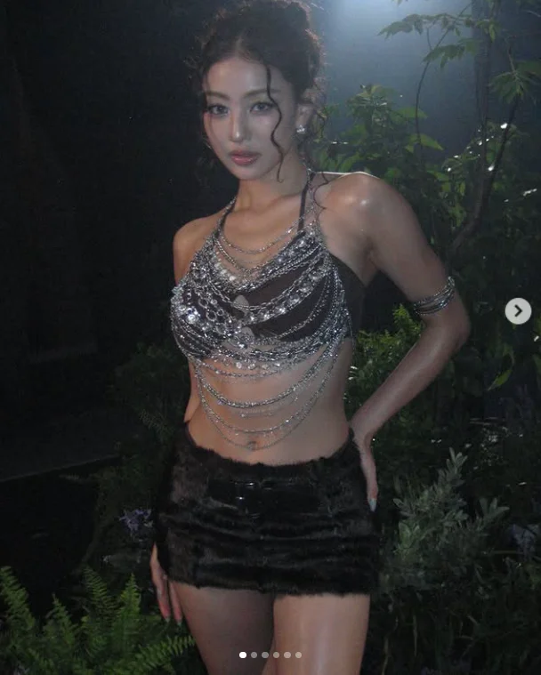 TWICE’s Jihyo Captivates Fans in Bold Silver Chain Top and Fur Mini Skirt twice jihyo silver chain outfit instagram photos l