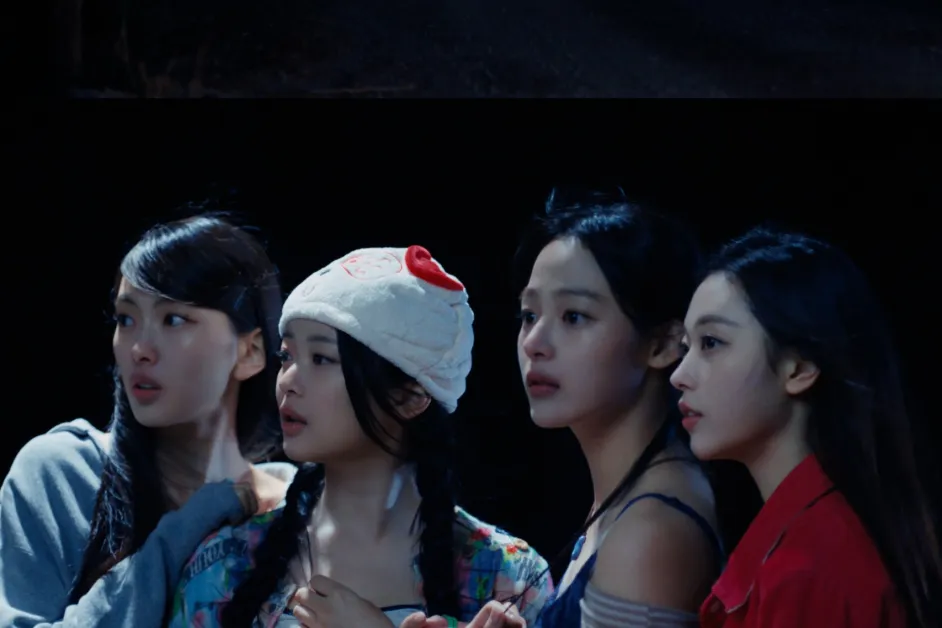 No Danielle, Only Minji… NewJeans Unveils Surprise Full-Group Photos to Celebrate 4th Debut Anniversary newjeans 1800