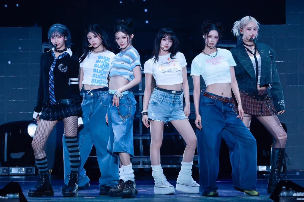 ILLIT Captivates 60,000 Japanese Fans With First Performance of New Japanese Song HONL4hTagAElUF2