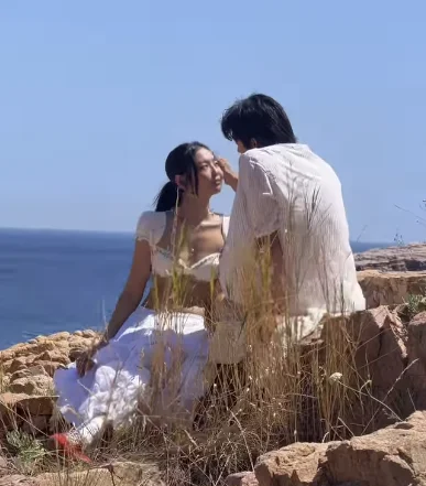 How Happy They Look: BLACKPINK's Jennie and Model Kai Share a Romantic Moment on the Beach jennie blackpink kai less than a lover spain 1