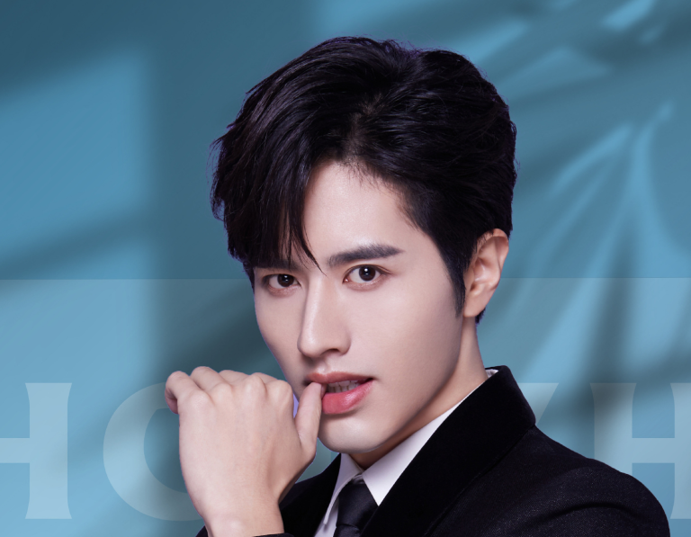Chinese actor Luo Zheng facing public controversy after releasing bank statements showing minimal spending.