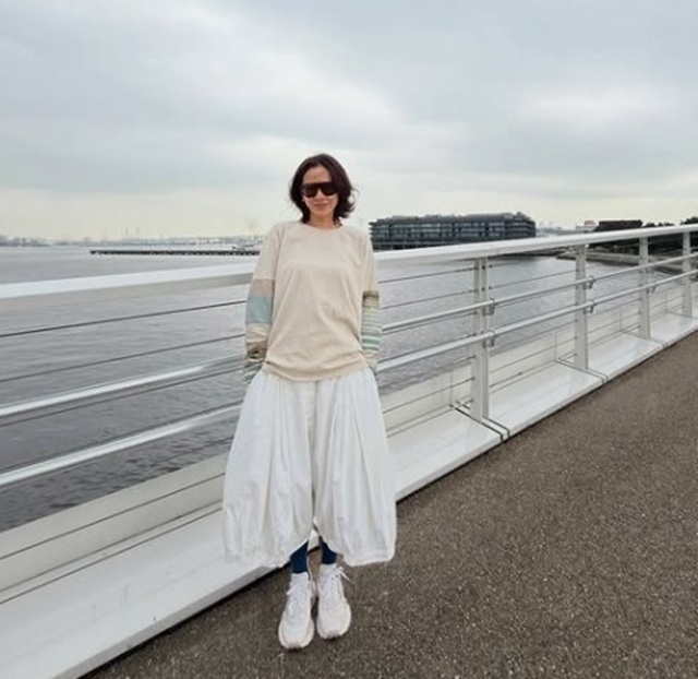 Son Ye Jin posing casually during her vacation in Yokohama Japan