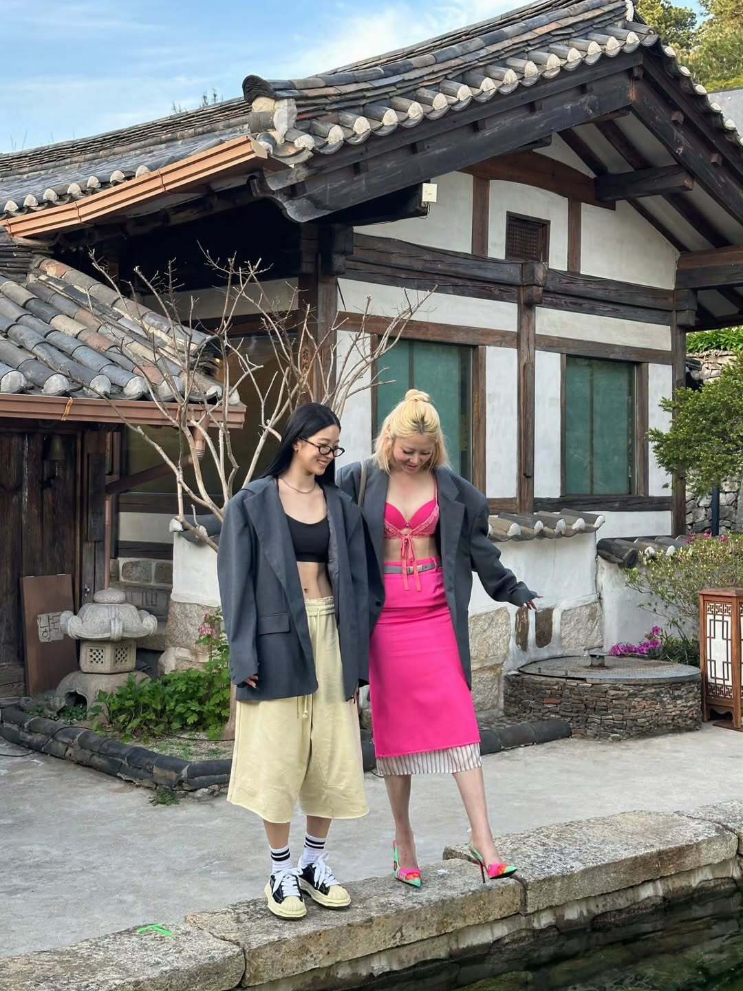 001 260523 Kazuha Instagram Update With Huh Yunjin 1